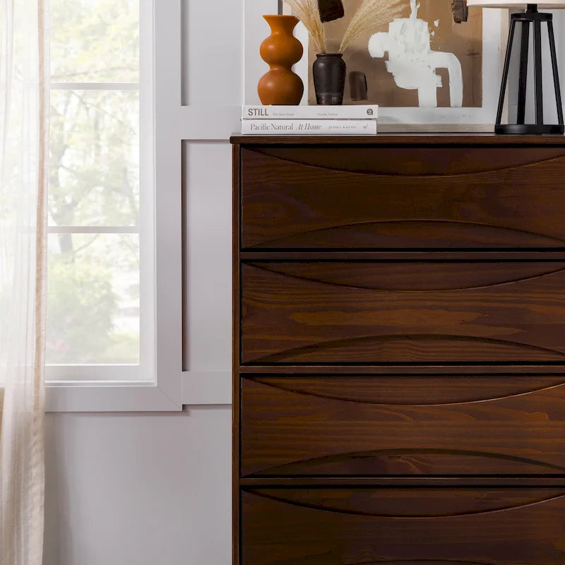 Cómoda de madera maciza de estilo moderno de mediados de siglo con 5 cajones