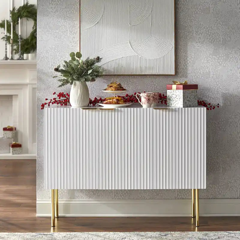 Serie di credenze/credenze da buffet con righe verticali e ripiani regolabili