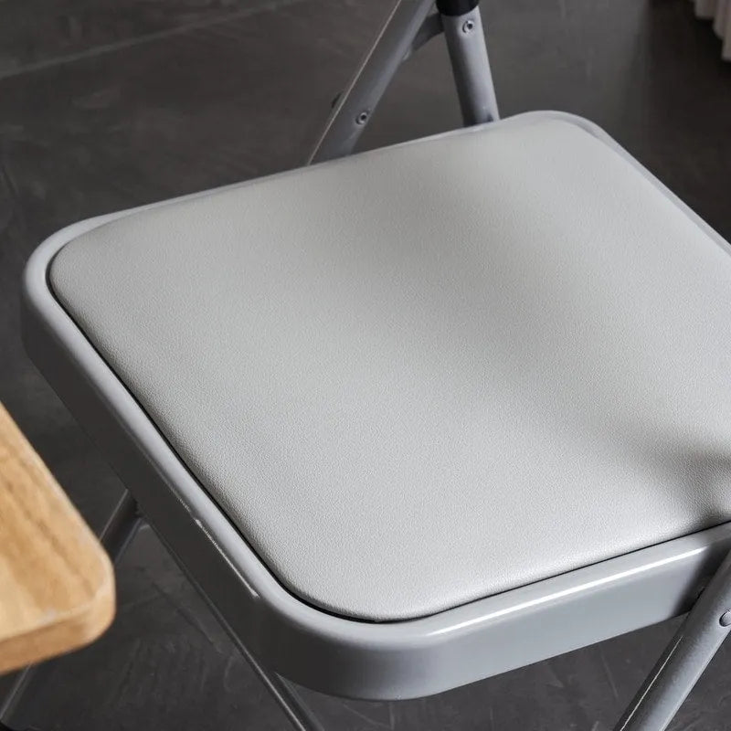 Set di sedie da pranzo pieghevoli in ferro e PVC per uso interno ed esterno