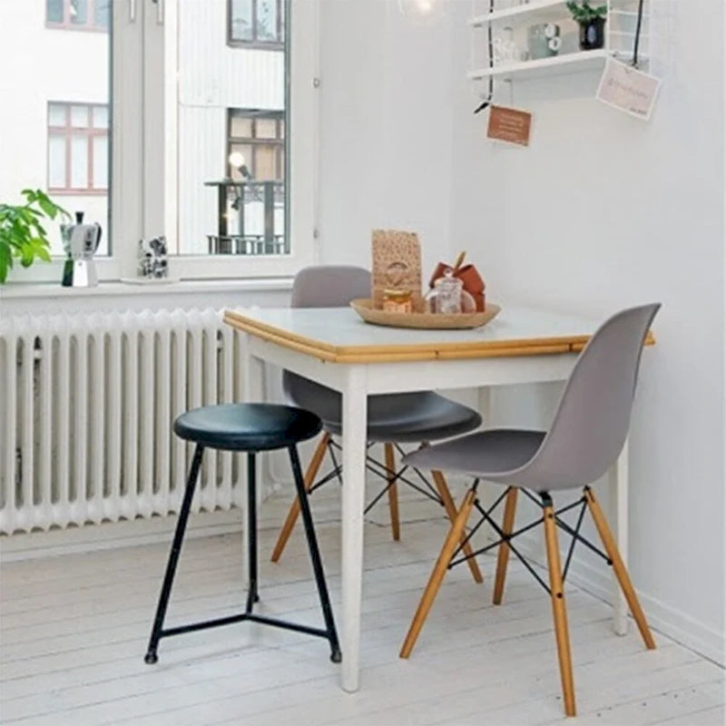 Lot de 2 chaises de salle à manger rétro en plastique, avec pieds en bois massif
