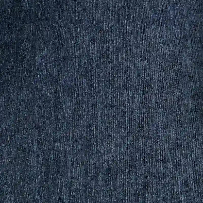 Sillón decorativo moderno con capitoné de botones, brazos redondos y patas de madera